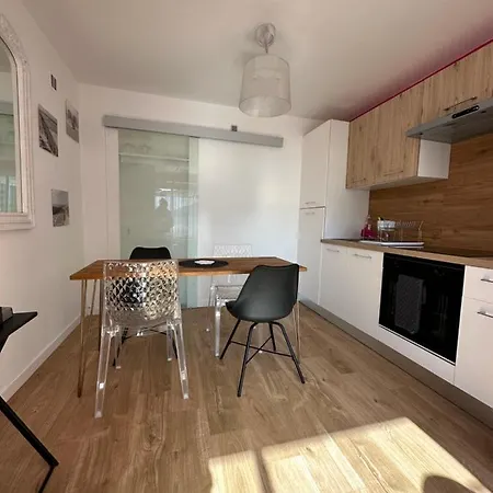 Juste A Traverser Et Vous Trouverez La Mer Apartment